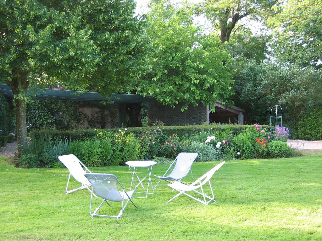Logis De La Paqueraie Bed & Breakfast Saint-Branchs Luaran gambar