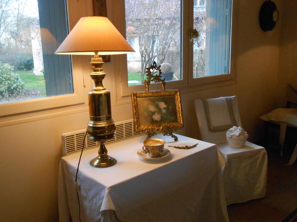 Logis De La Paqueraie Bed & Breakfast Saint-Branchs Luaran gambar